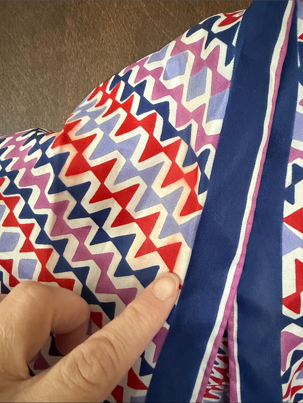 Vera Neumann Vintage scarf Hand rolled edges Blue Red White Purple - Picture 4 of 7
